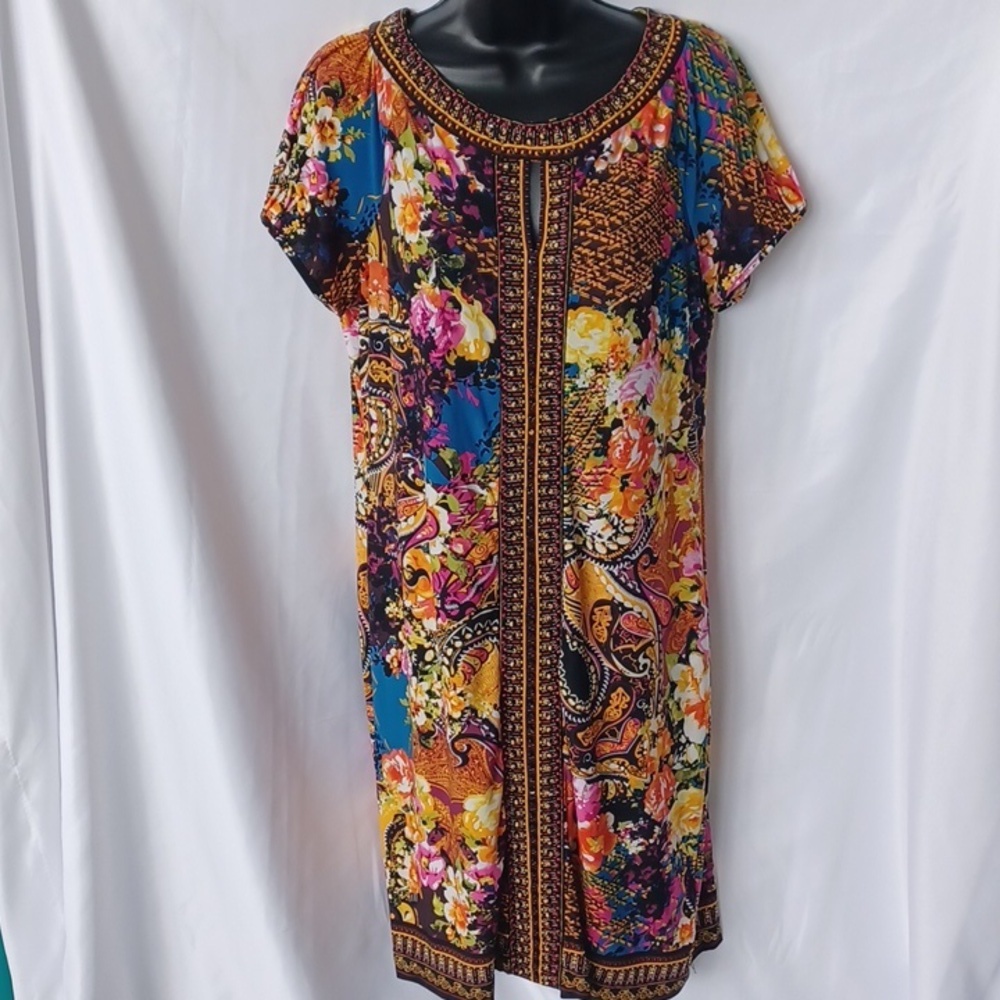 Beige By ECL size 12 Beaded intricate neck line, going down the front. EUC